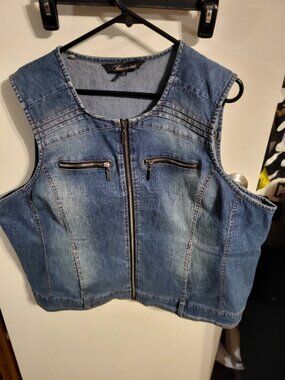NWOT WOMANS BACCINI DENIM VEST SZ 3X